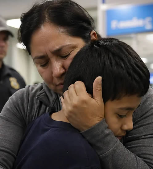 Niño detenido por ICE con discapacidad