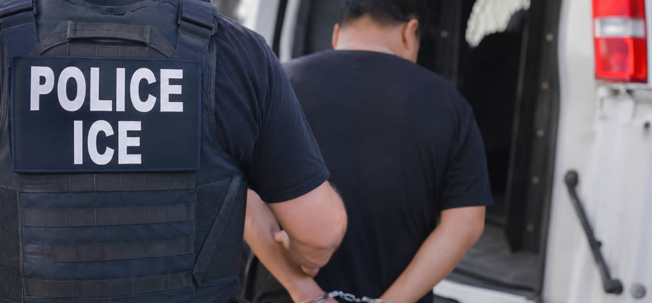 Razones Más Comunes por las que Deportan Inmigrantes  
